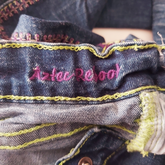 Cowgirl Tuff Girls Jeans Adjustable Waist Elastic Aztec Reboot Embroidered Sz 8 - Picture 8 of 9